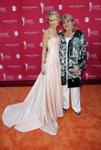 Taylor Swift — 42nd Academy of Country Music Awards — photo 25
