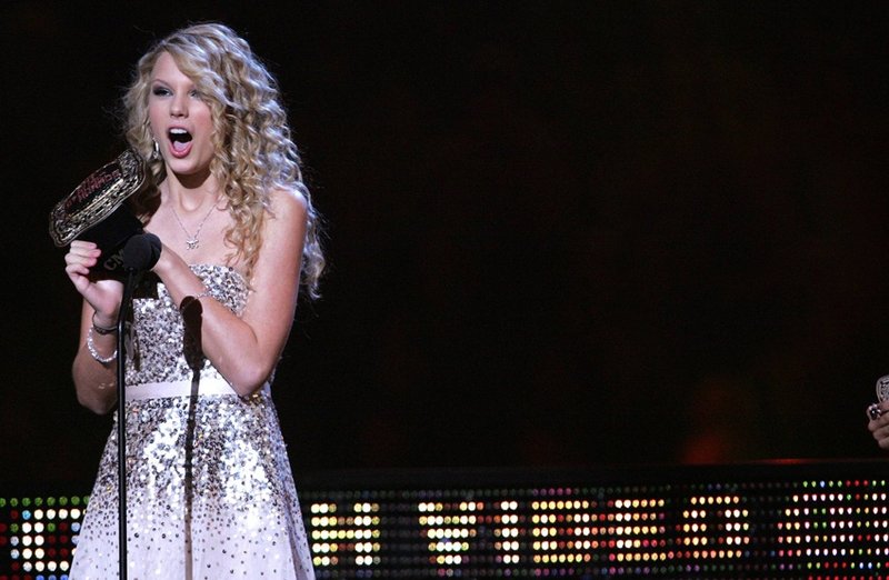 Taylor Swift — 2007 CMT Music Awards — photo 35