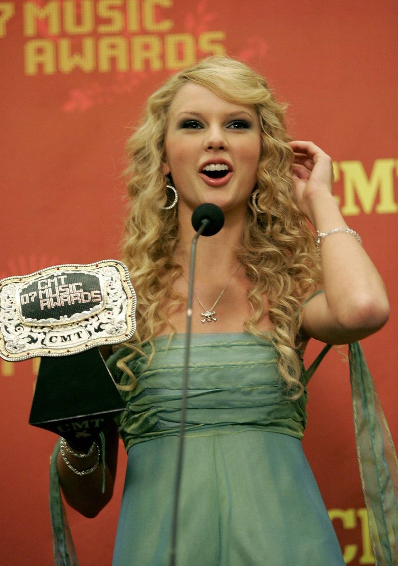 Taylor Swift — 2007 CMT Music Awards — photo 56