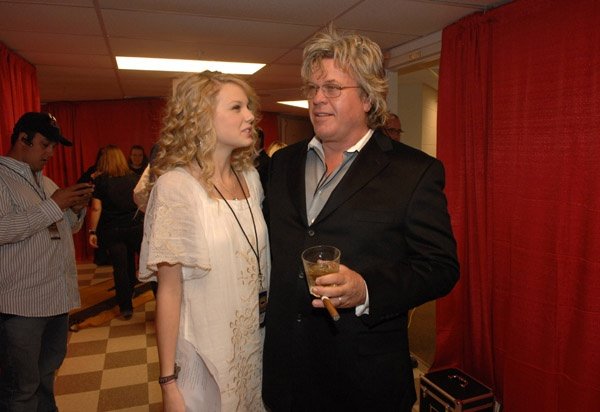 Taylor Swift — 2007 CMT Music Awards — photo 135
