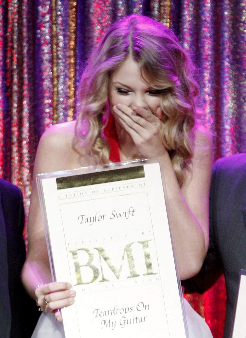 Taylor Swift — 57th Annual BMI Pop Awards — photo 18