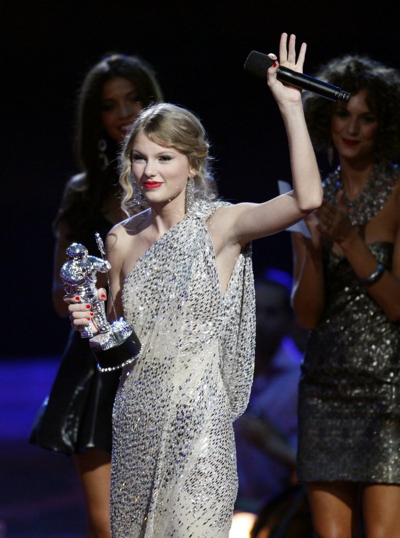 Taylor Swift — 2009 MTV Video Music Awards — photo 39