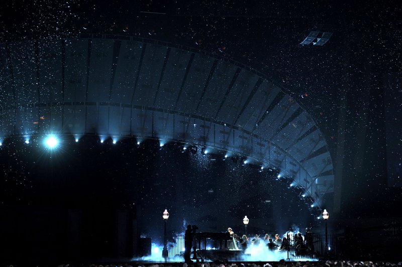 Taylor Swift at 44th Annual CMA Awards — photo 36