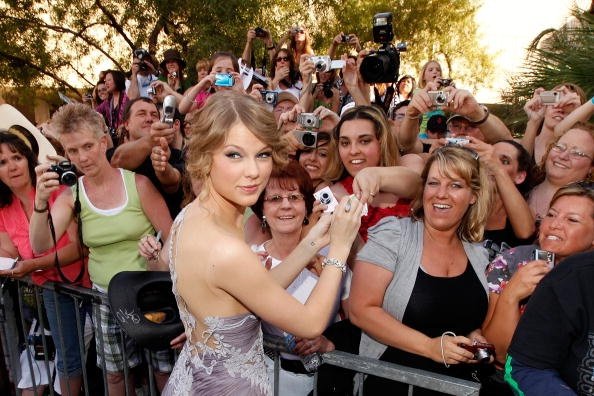 Taylor Swift at 45th Academy of Country Music Awards — photo 20