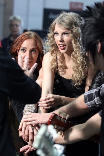 Taylor Swift at 45th Academy of Country Music Awards — photo 53