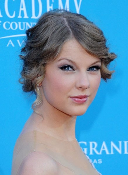Taylor Swift at 45th Academy of Country Music Awards — photo 57
