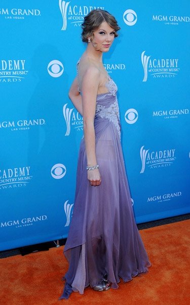 Taylor Swift at 45th Academy of Country Music Awards — photo 58