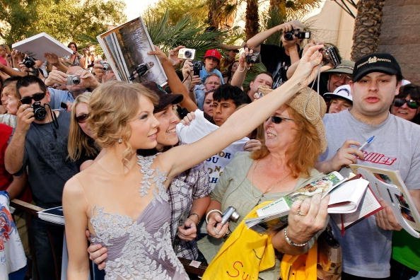 Taylor Swift at 45th Academy of Country Music Awards — photo 85