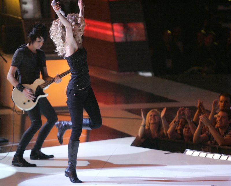 Taylor Swift at 45th Academy of Country Music Awards — photo 98