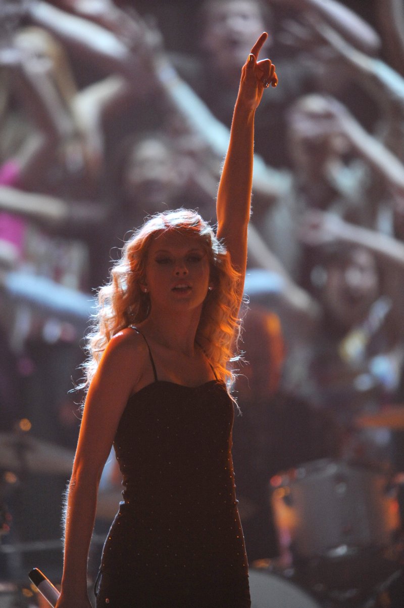 Taylor Swift at 45th Academy of Country Music Awards — photo 106