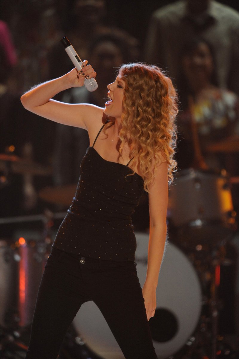 Taylor Swift at 45th Academy of Country Music Awards — photo 117