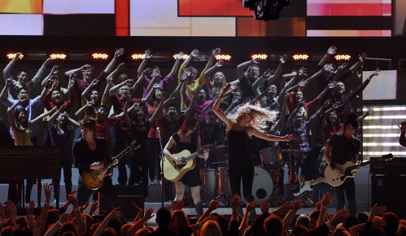 Taylor Swift at 45th Academy of Country Music Awards — photo 140