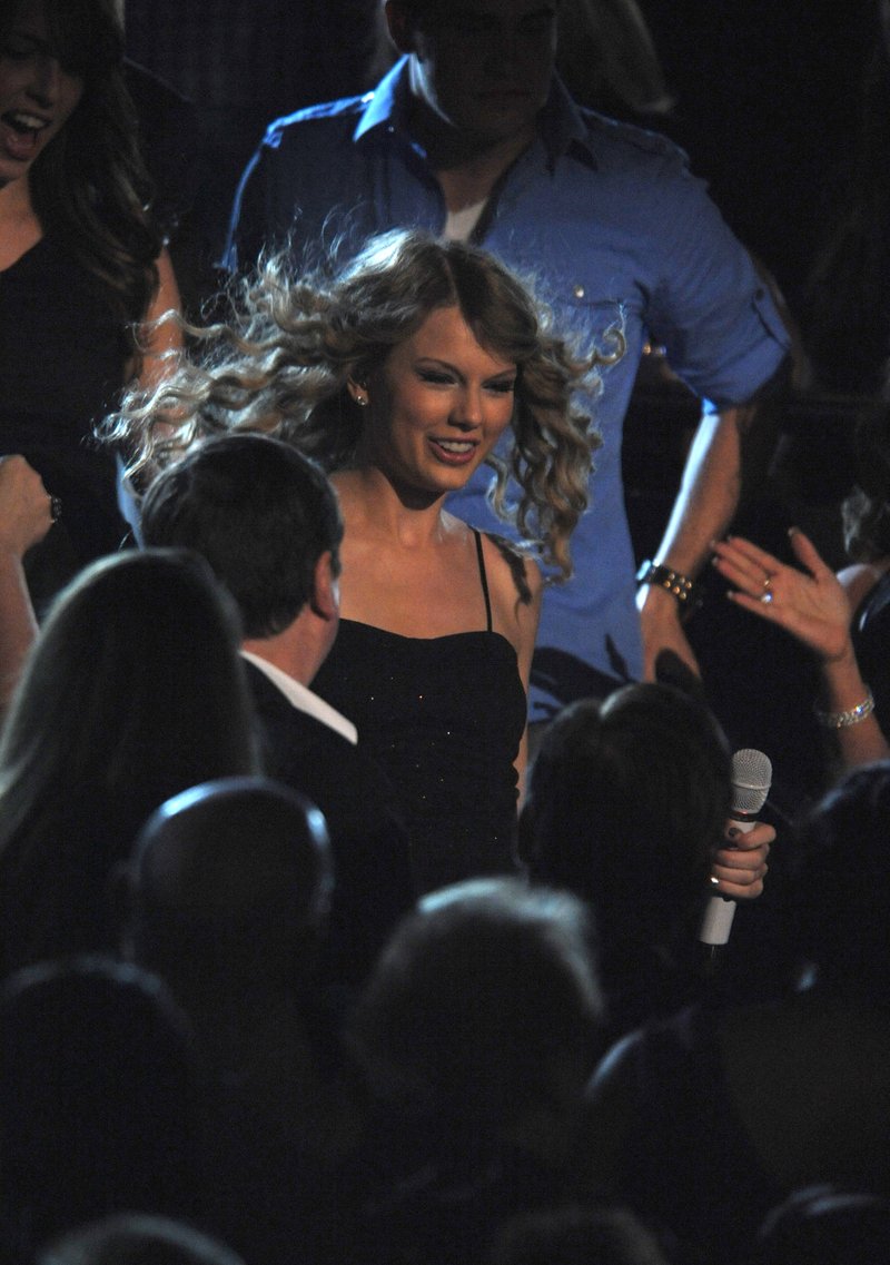 Taylor Swift at 45th Academy of Country Music Awards — photo 160