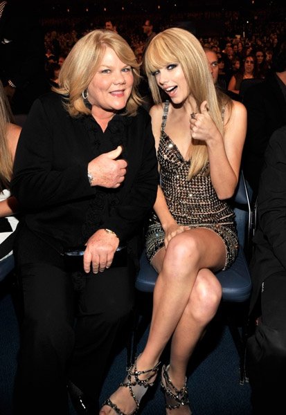 Taylor Swift at 2010 American Music Awards — photo 100