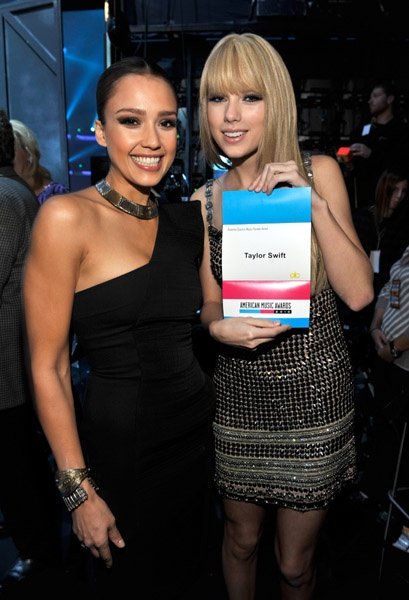 Taylor Swift at 2010 American Music Awards — photo 102
