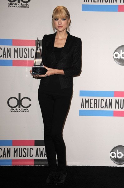 Taylor Swift at 2010 American Music Awards — photo 113