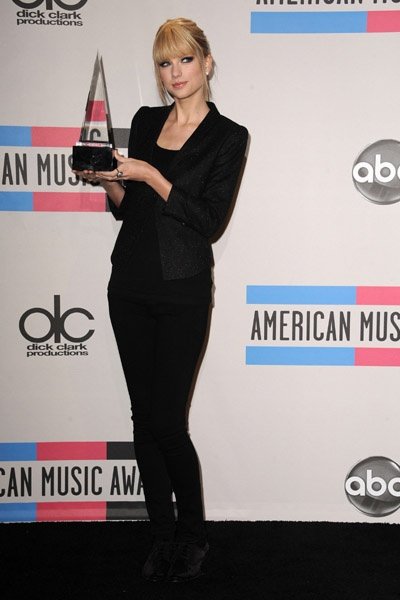 Taylor Swift at 2010 American Music Awards — photo 115