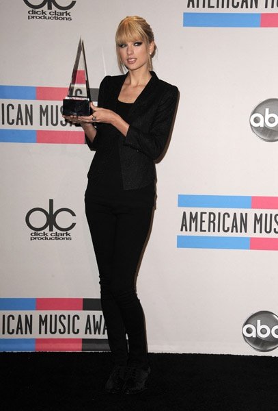Taylor Swift at 2010 American Music Awards — photo 119