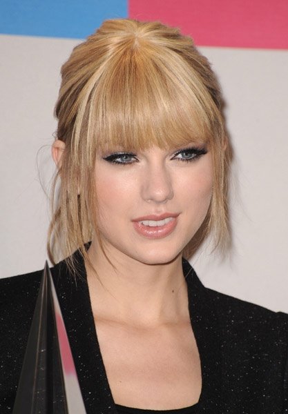 Taylor Swift at 2010 American Music Awards — photo 126