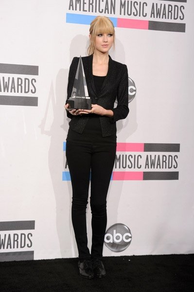 Taylor Swift at 2010 American Music Awards — photo 143