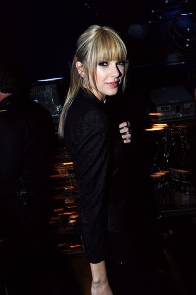 Taylor Swift at 2010 American Music Awards — photo 147