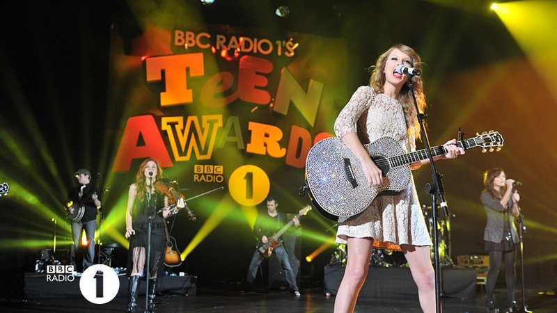 Taylor Swift at BBC Radio 1's Teen Awards 2010 — photo 10