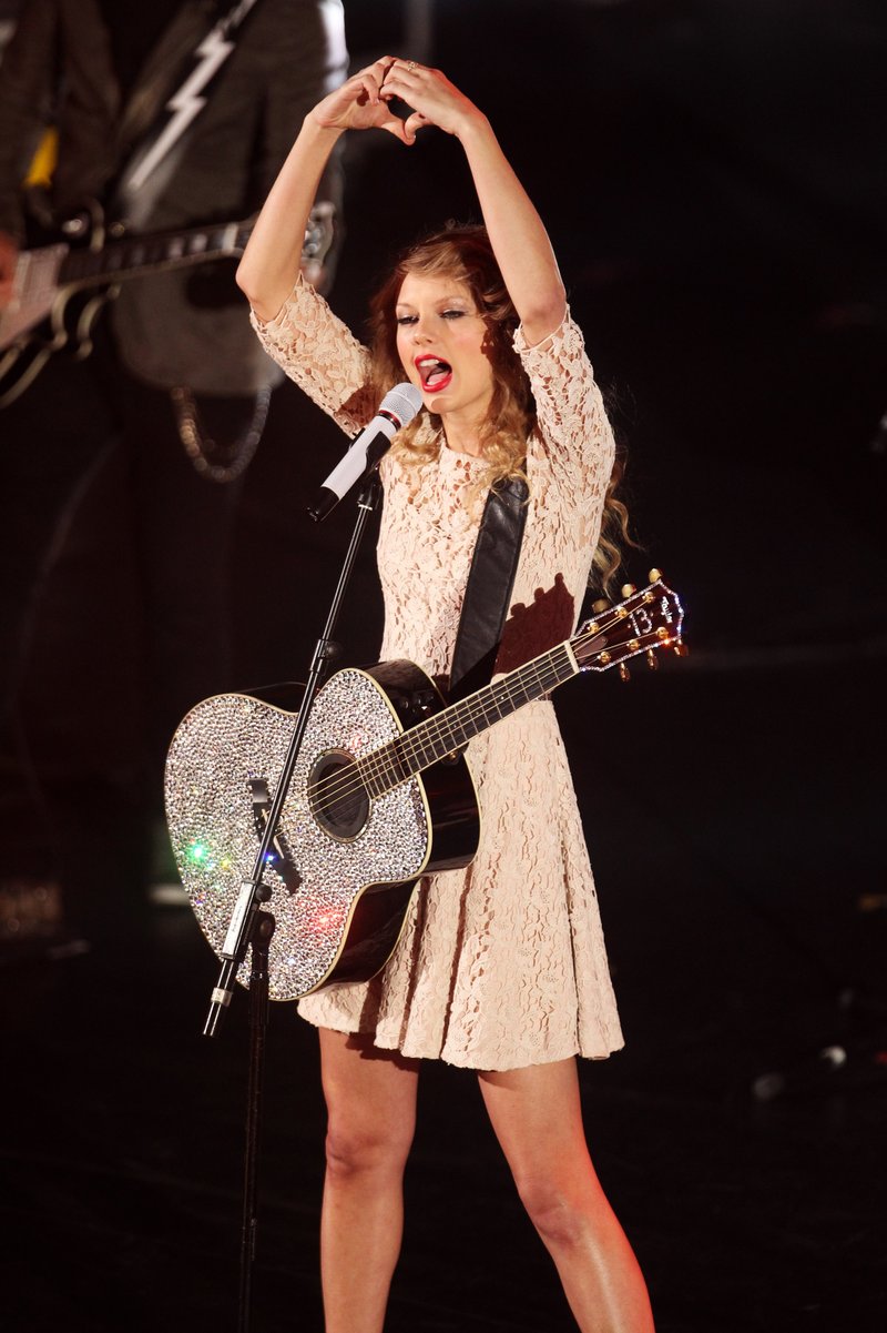 Taylor Swift at BBC Radio 1's Teen Awards 2010 — photo 22