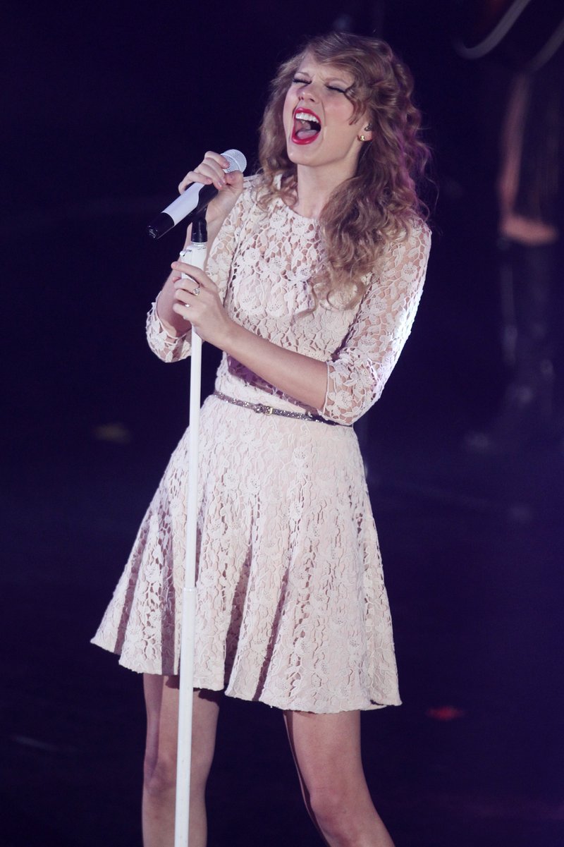 Taylor Swift at BBC Radio 1's Teen Awards 2010 — photo 25