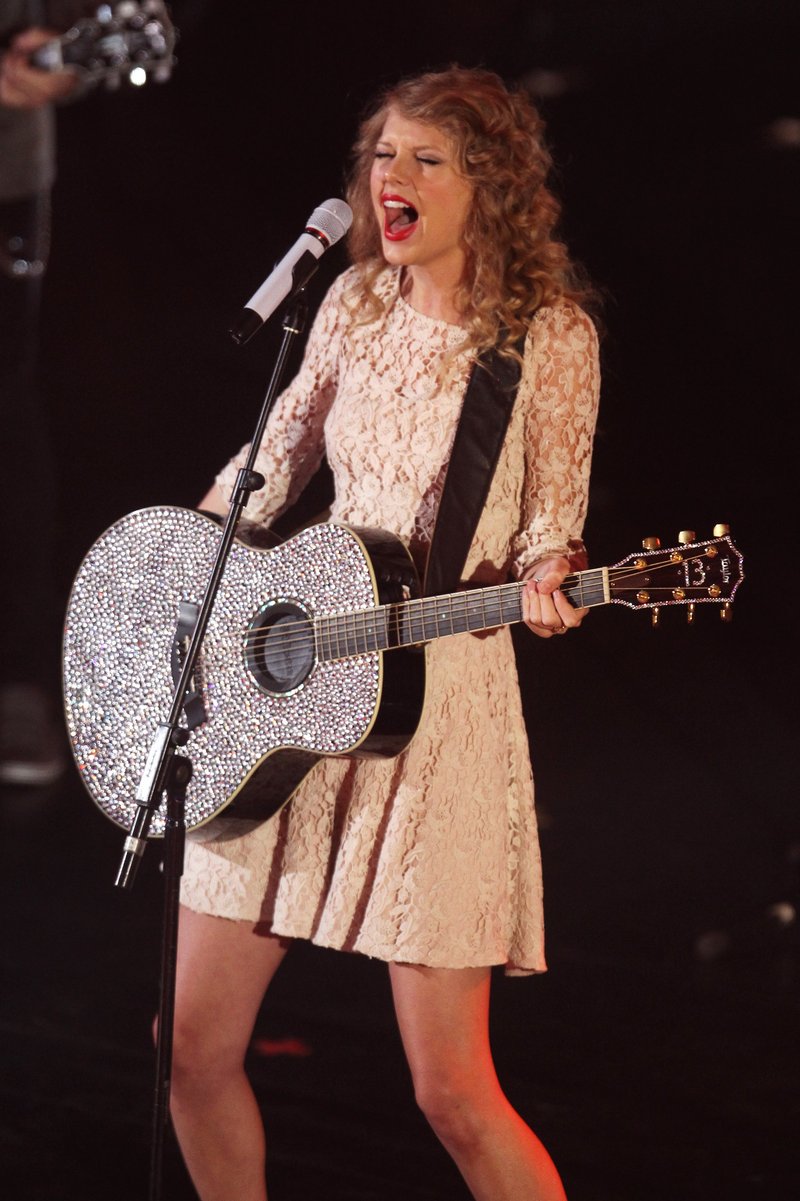 Taylor Swift at BBC Radio 1's Teen Awards 2010 — photo 28