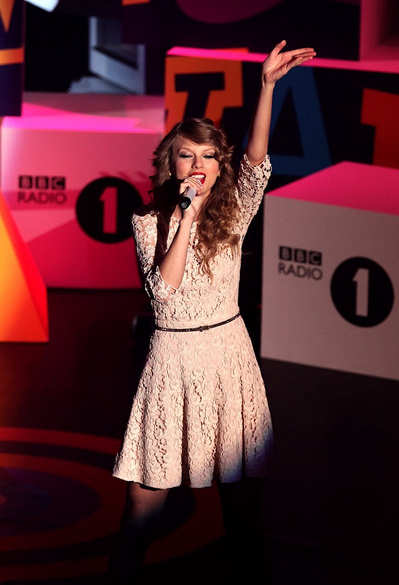 Taylor Swift at BBC Radio 1's Teen Awards 2010 — photo 35