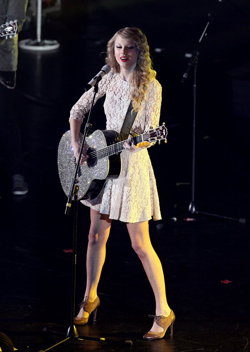 Taylor Swift at BBC Radio 1's Teen Awards 2010 — photo 39