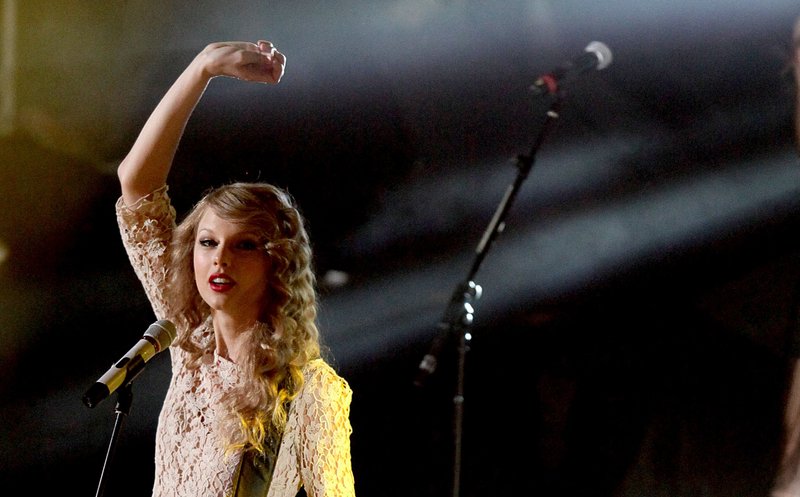 Taylor Swift at BBC Radio 1's Teen Awards 2010 — photo 41