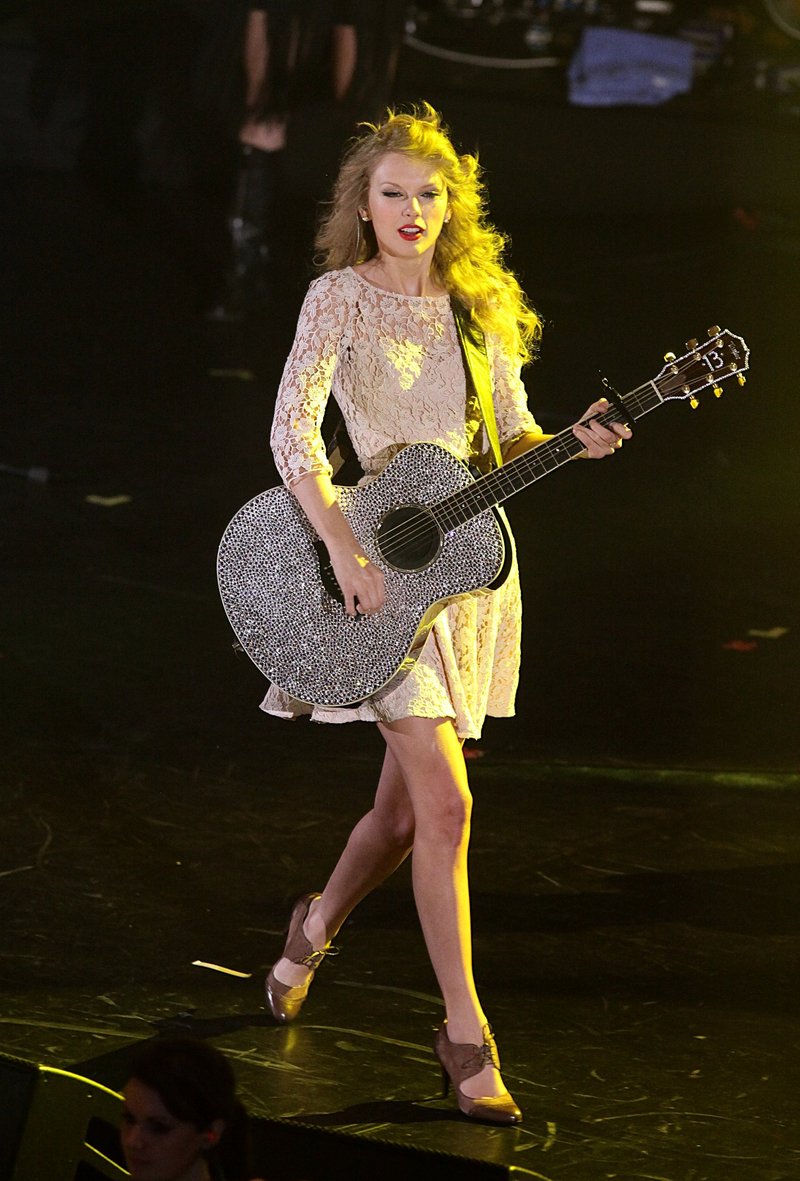 Taylor Swift at BBC Radio 1's Teen Awards 2010 — photo 59