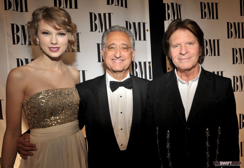 Taylor Swift at BMI's 58th Annual Pop Awards — photo 9
