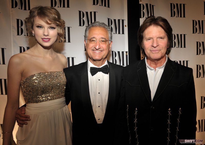 Taylor Swift at BMI's 58th Annual Pop Awards — photo 10