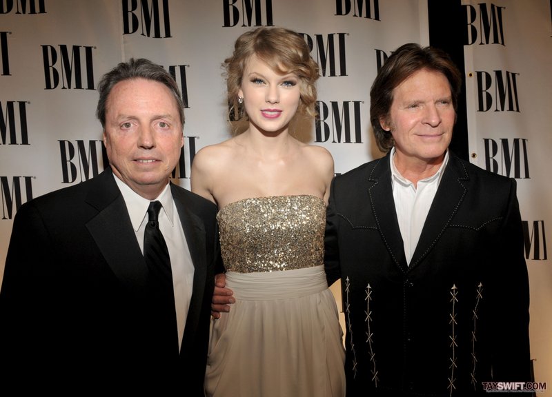 Taylor Swift at BMI's 58th Annual Pop Awards — photo 15