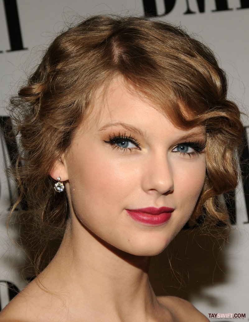 Taylor Swift at BMI's 58th Annual Pop Awards — photo 21