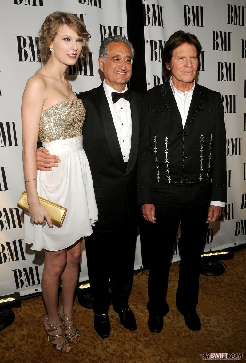 Taylor Swift at BMI's 58th Annual Pop Awards — photo 28
