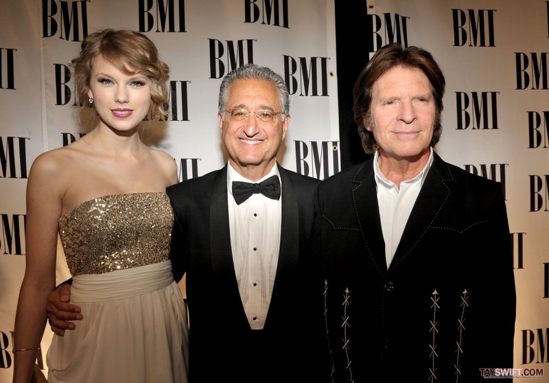Taylor Swift at BMI's 58th Annual Pop Awards — photo 31