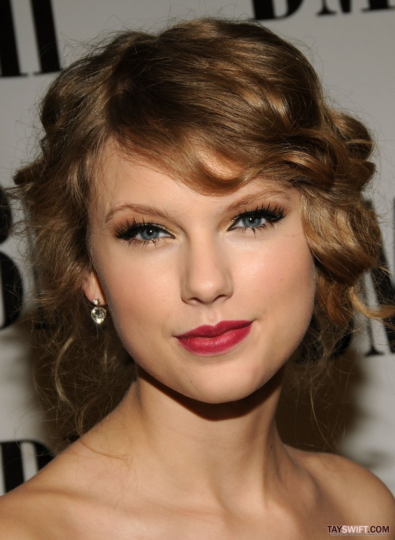 Taylor Swift at BMI's 58th Annual Pop Awards — photo 33