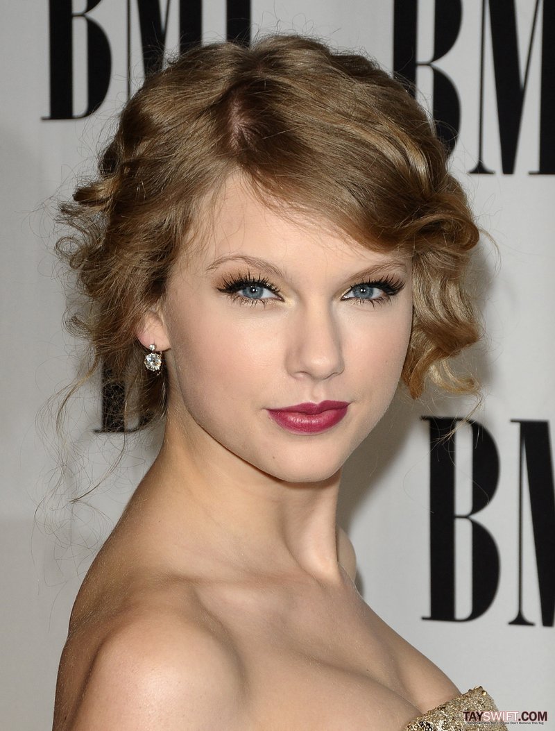 Taylor Swift at BMI's 58th Annual Pop Awards — photo 60
