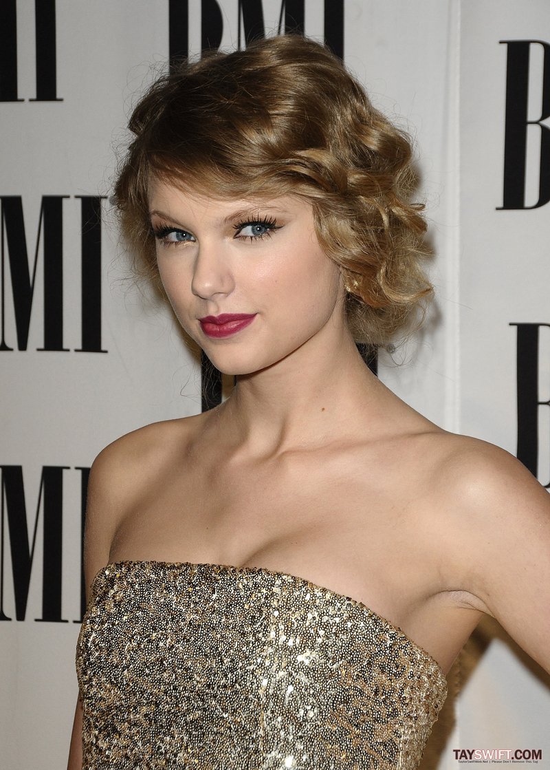 Taylor Swift at BMI's 58th Annual Pop Awards — photo 61