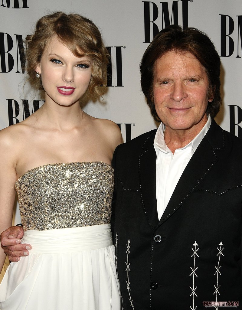Taylor Swift at BMI's 58th Annual Pop Awards — photo 64