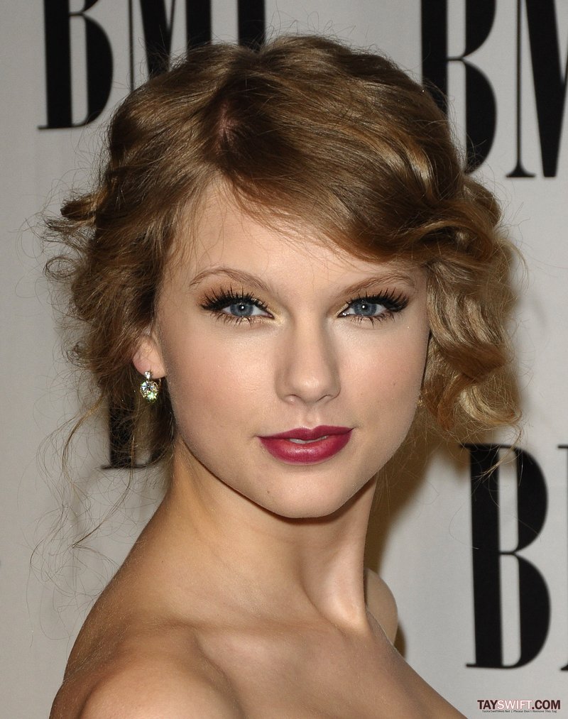 Taylor Swift at BMI's 58th Annual Pop Awards — photo 68