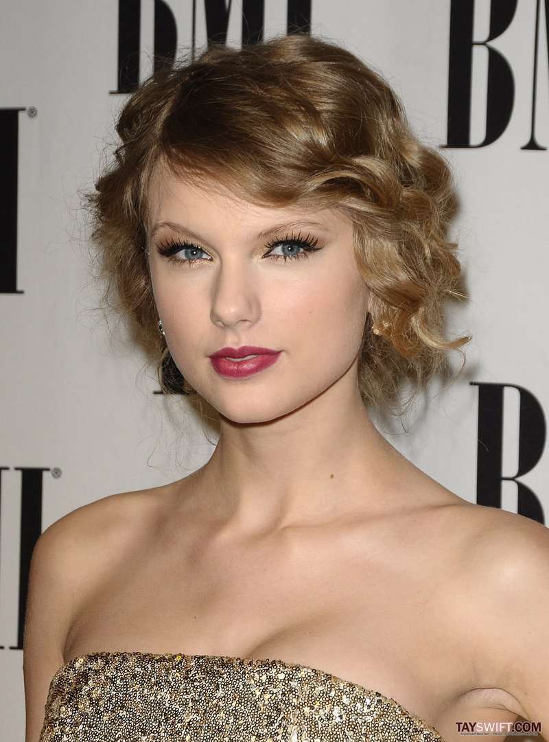 Taylor Swift at BMI's 58th Annual Pop Awards — photo 70