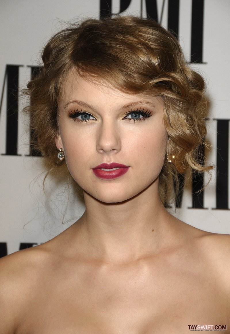 Taylor Swift at BMI's 58th Annual Pop Awards — photo 71
