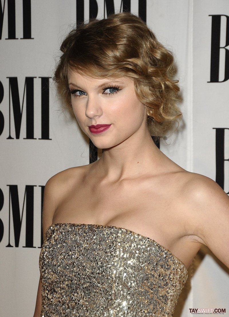 Taylor Swift at BMI's 58th Annual Pop Awards — photo 74