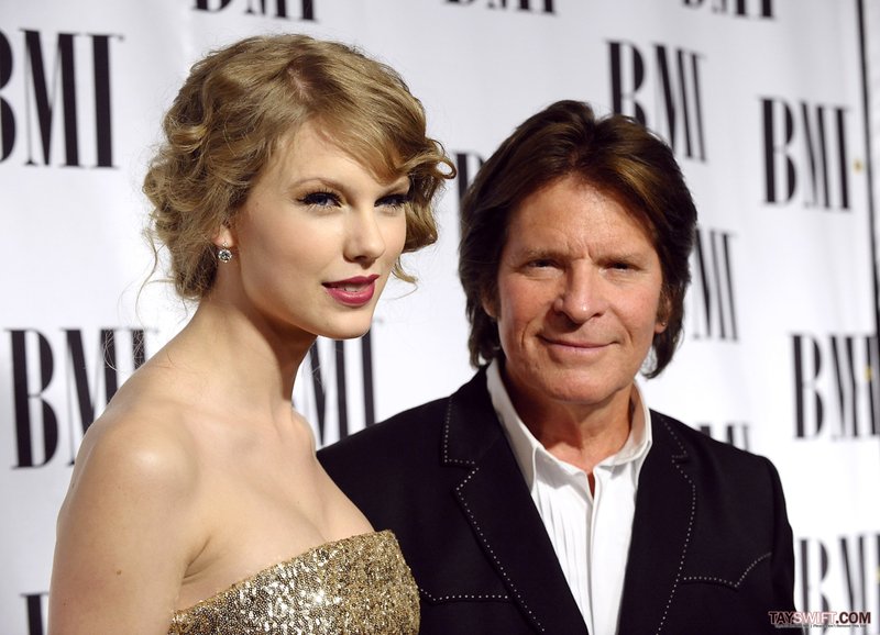 Taylor Swift at BMI's 58th Annual Pop Awards — photo 82