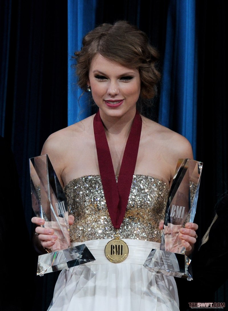 Taylor Swift at BMI's 58th Annual Pop Awards — photo 93