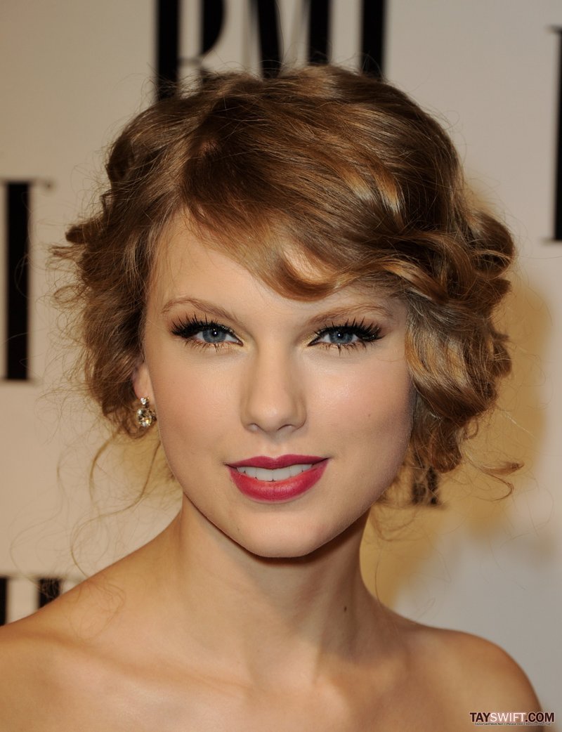 Taylor Swift at BMI's 58th Annual Pop Awards — photo 102